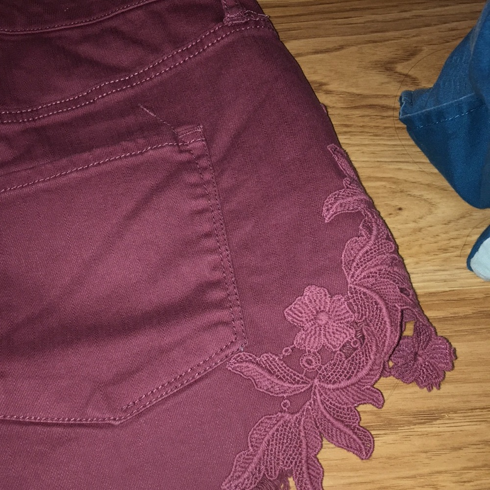 Shorts - Picture 2 of 3
